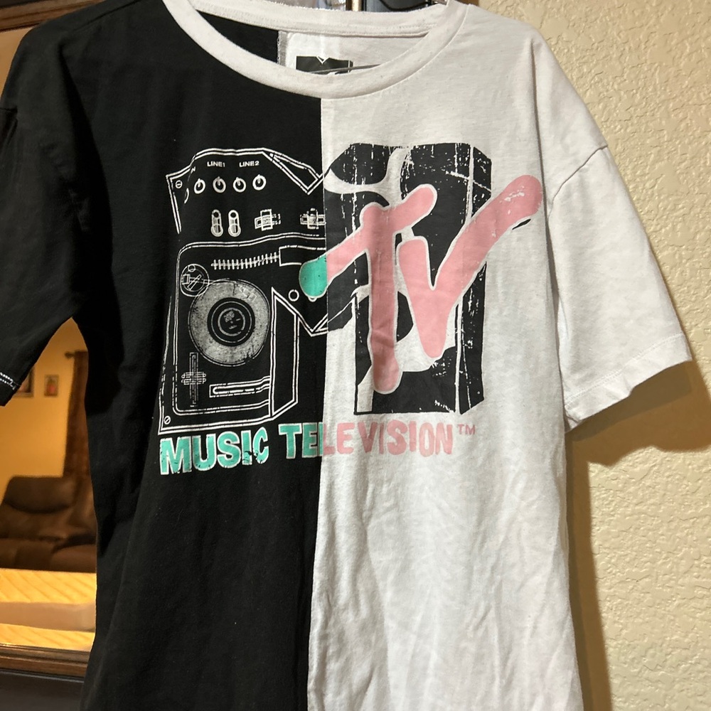 MTV Black and White Graphic Tee